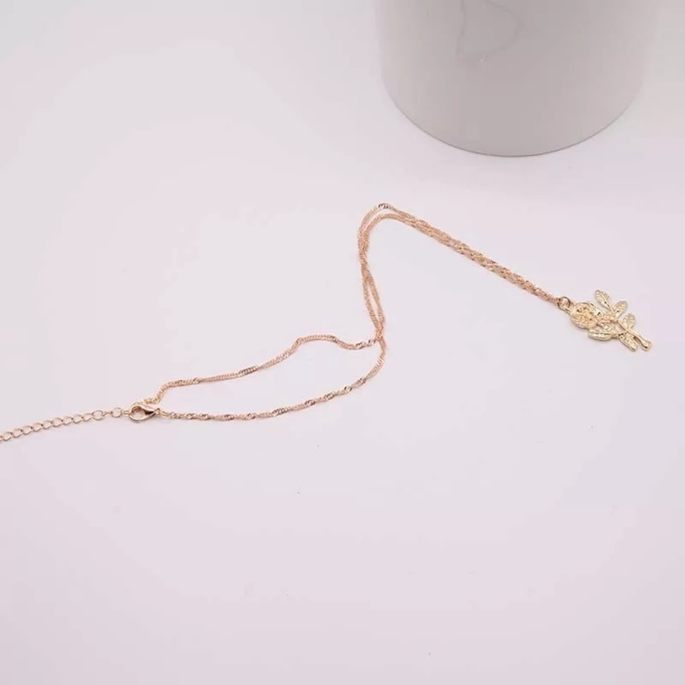 💎✨ Rose Necklace - Picture 2 of 3